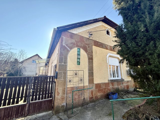 Eladó családi ház, Pilisborosjenőn 73.9 M Ft, 3+1 szobás