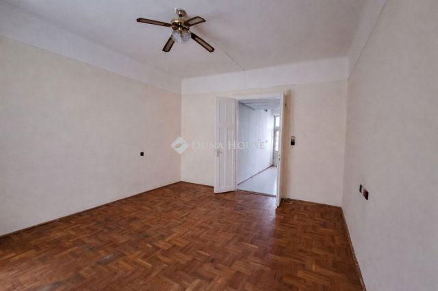 Eladó téglalakás, Budapesten, VIII. kerületben, Szigony utcában