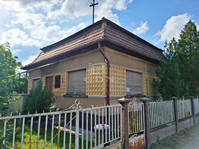 Eladó családi ház, Szigetújfalun 45 M Ft, 3 szobás