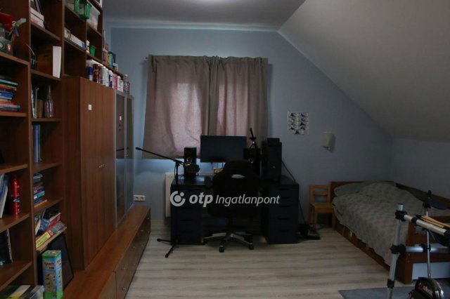 Eladó családi ház, Makláron 95 M Ft, 4+2 szobás