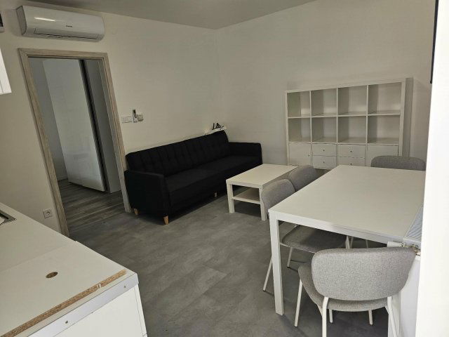 Kiadó téglalakás, albérlet, Pécsett 180 E Ft / hó, 3 szobás