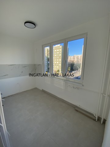 Eladó panellakás, Budapesten, XV. kerületben, Páskomliget utcában