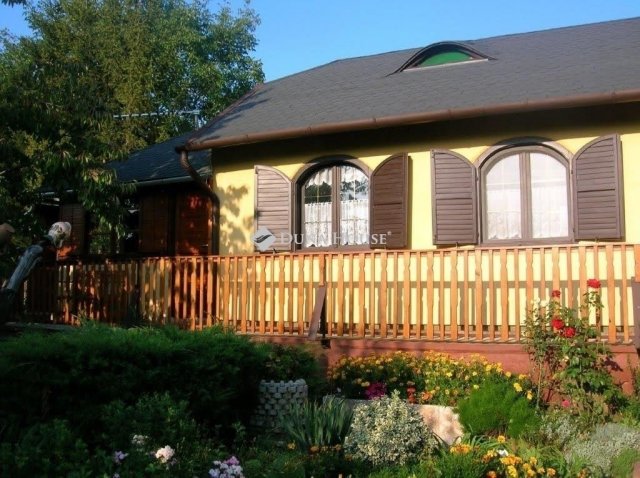 Eladó ikerház, Felsőörsön 65 M Ft, 3+1 szobás