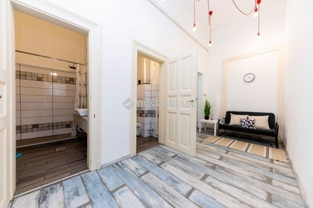 Eladó téglalakás, Budapesten, VII. kerületben 52 M Ft, 1 szobás