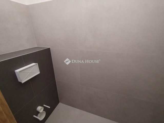 Eladó ikerház, Szegeden 170 M Ft, 6 szobás / költözzbe.hu