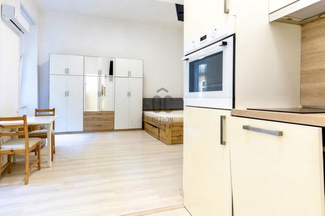 Eladó téglalakás, Budapesten, VII. kerületben 54.99 M Ft