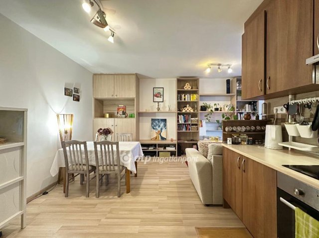 Eladó téglalakás, Budapesten, VIII. kerületben 74.9 M Ft