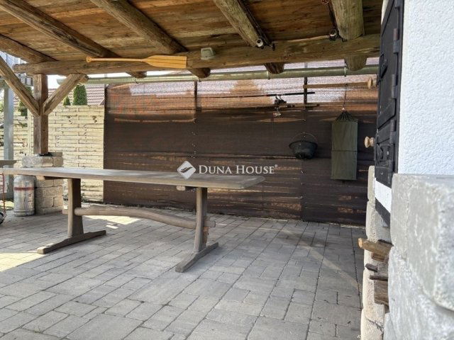 Eladó családi ház, Taksonyon 89.8 M Ft, 4 szobás