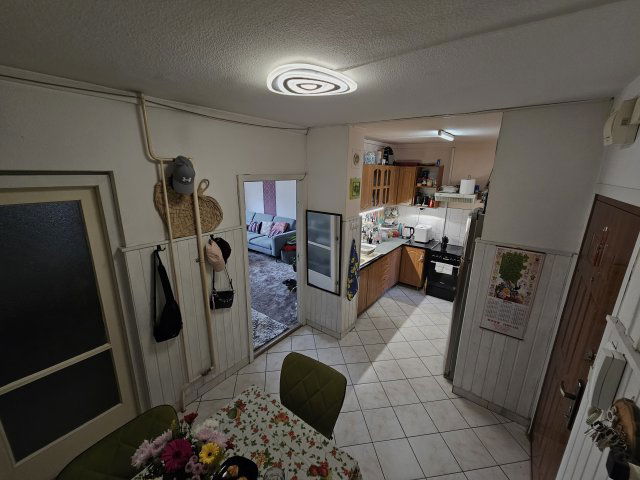 Eladó panellakás, Budapesten, XXI. kerületben, Nyírfa utcában