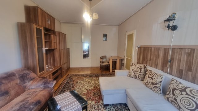 Eladó téglalakás, Szegeden 41.5 M Ft, 1 szobás