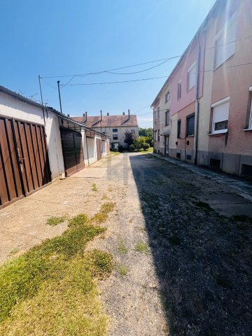 Eladó téglalakás, Barcson 34.5 M Ft, 3 szobás