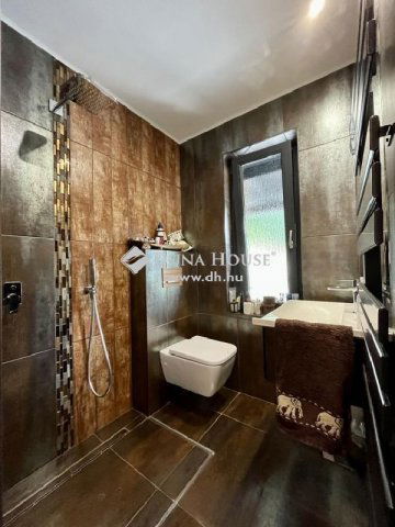 Eladó családi ház, Balatonfüreden 410 M Ft, 4 szobás