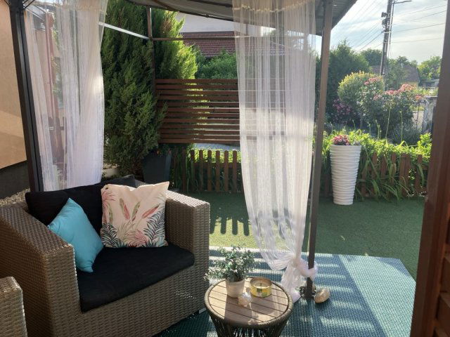 Eladó családi ház, Komáromban 174 M Ft, 3 szobás