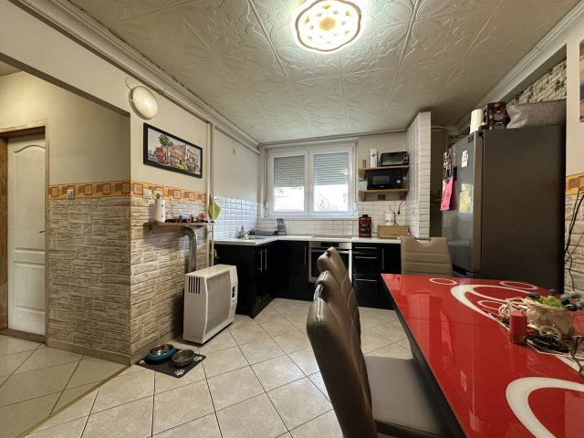 Eladó téglalakás, Kazincbarcikán 38.5 M Ft, 2+1 szobás