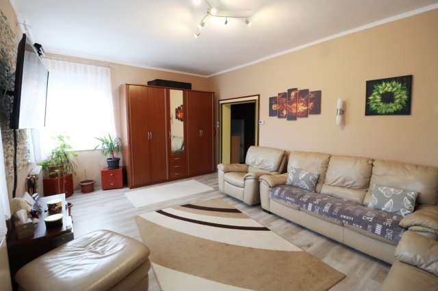 Eladó családi ház, Pécelen 119.9 M Ft, 4 szobás