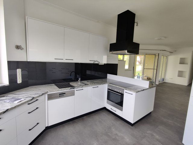 Eladó családi ház, Debrecenben 139.9 M Ft, 4 szobás