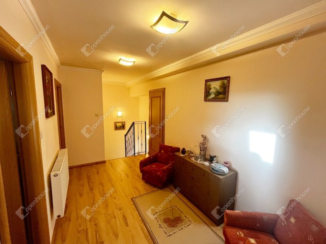 Eladó ikerház, Debrecenben 145 M Ft, 4 szobás