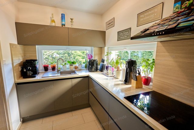 Eladó családi ház, Harkán 125 M Ft, 4 szobás