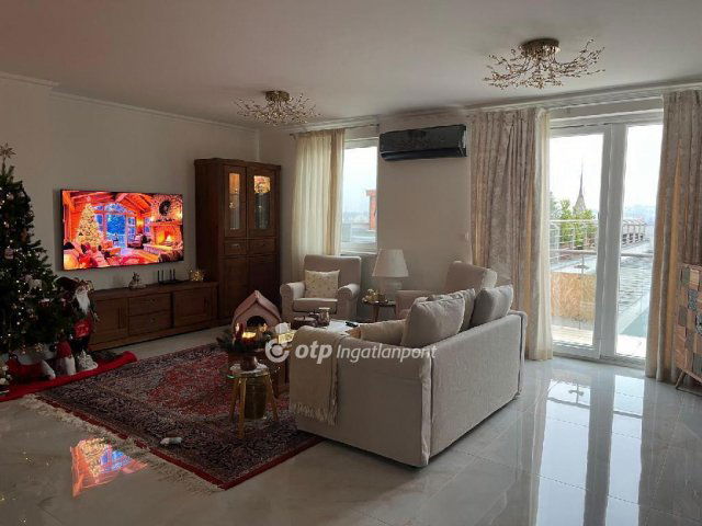 Eladó téglalakás, Budapesten, VIII. kerületben 190 M Ft