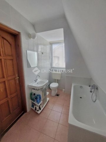 Eladó családi ház, Szentendrén 228 M Ft, 6 szobás