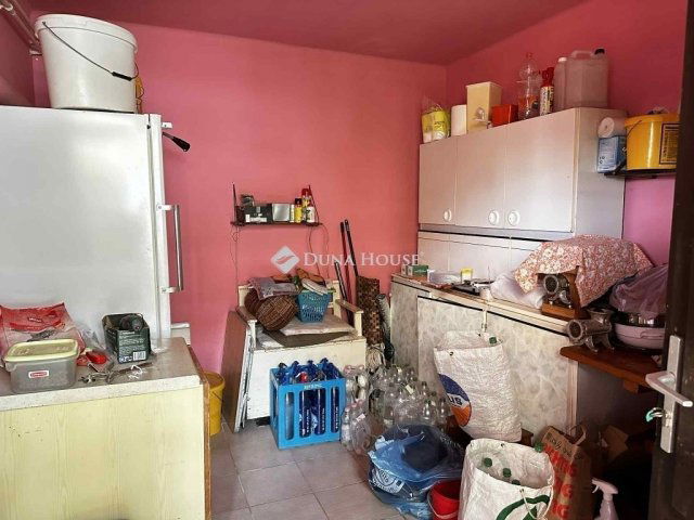 Eladó családi ház, Siófokon 155 M Ft, 8 szobás