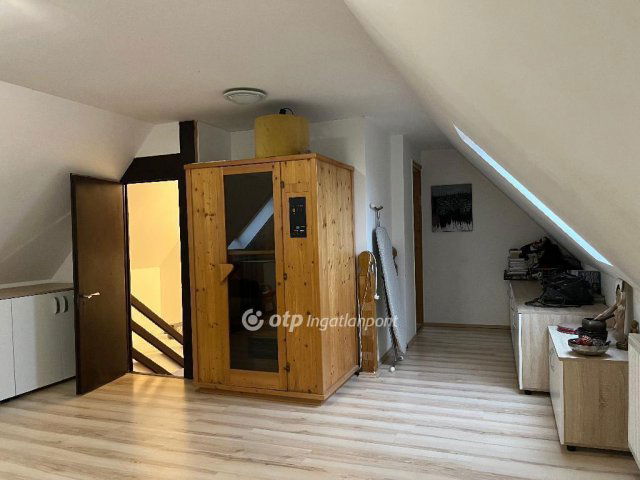 Eladó téglalakás, Egerben 84.9 M Ft, 4 szobás