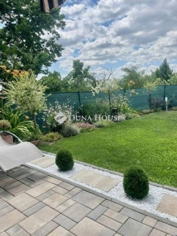 Eladó téglalakás, Pécsett 89.9 M Ft, 3 szobás