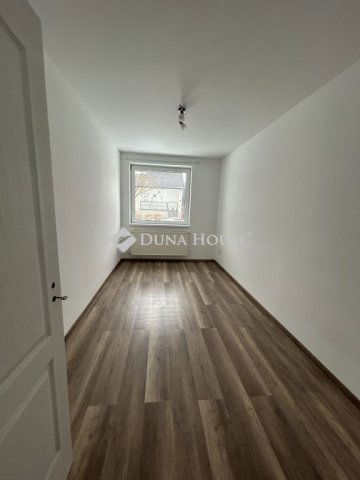 Eladó családi ház, Csornán 67.5 M Ft, 4 szobás