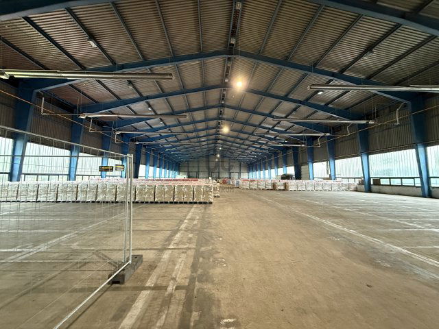 Kiadó ipari ingatlan, Székesfehérvárott 3519 E Ft / hó