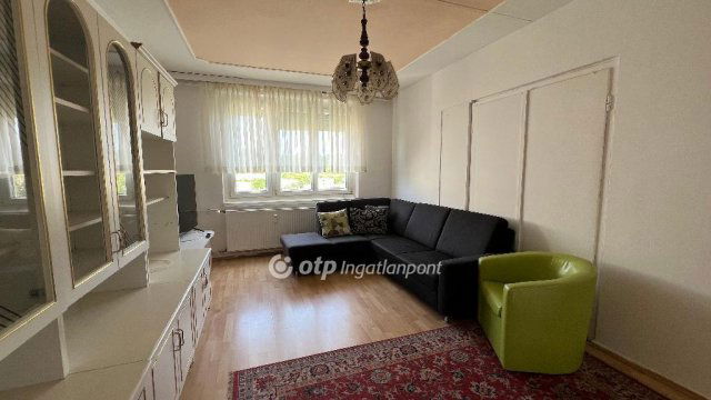 Kiadó panellakás, albérlet, Egerben 130 E Ft / hó, 2+1 szobás