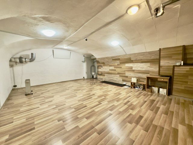 Eladó ipari ingatlan, Budapesten, IX. kerületben 39 M Ft