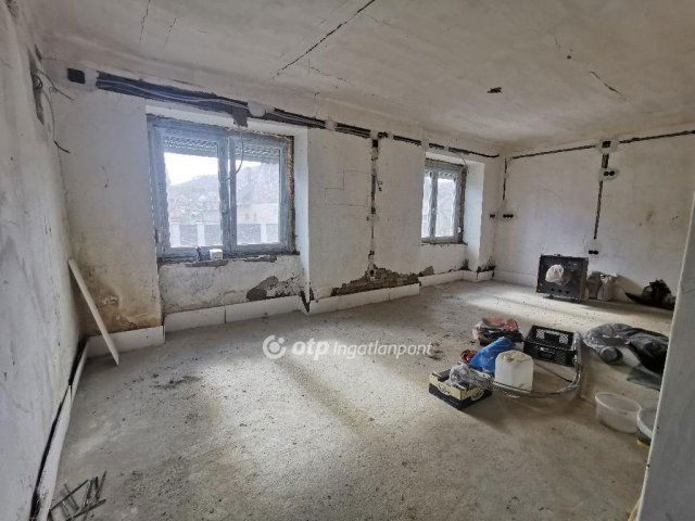 Eladó családi ház, Kölesden 11 M Ft, 4 szobás