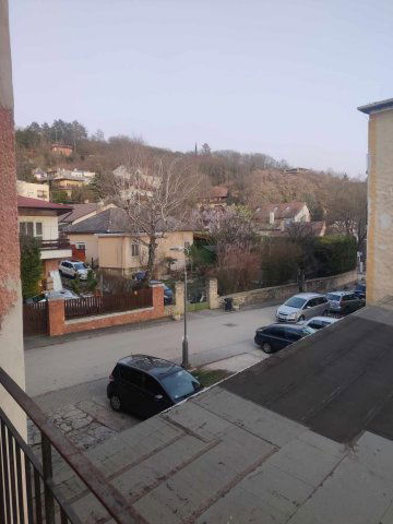 Eladó téglalakás, Esztergomban 41.99 M Ft, 2+1 szobás