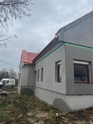 Eladó családi ház, Vértesacsán 135 M Ft, 6+1 szobás