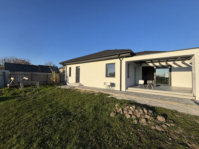 Eladó családi ház, Vaszaron 120 M Ft, 3 szobás