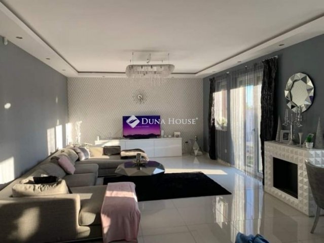 Eladó családi ház, Kerepesen 155 M Ft, 4 szobás