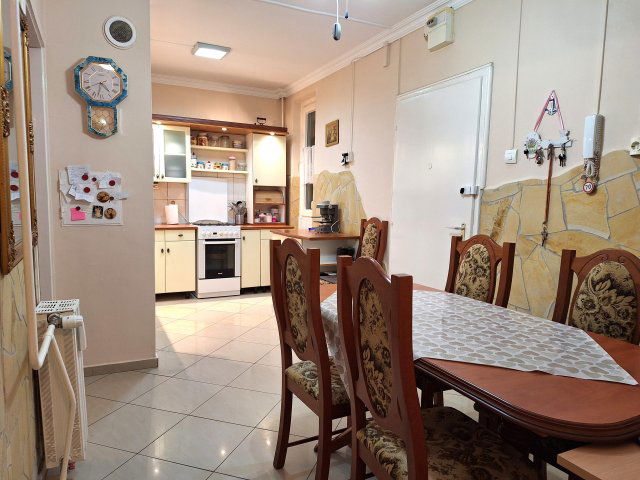 Eladó panellakás, Kecskeméten 52.9 M Ft, 1+2 szobás