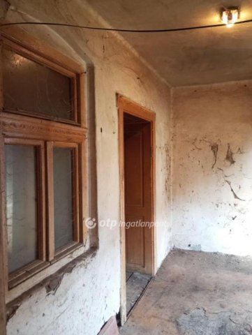Eladó családi ház, Verpeléten 8.2 M Ft, 1 szobás