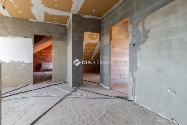Eladó családi ház, Gödön 99.9 M Ft, 6 szobás
