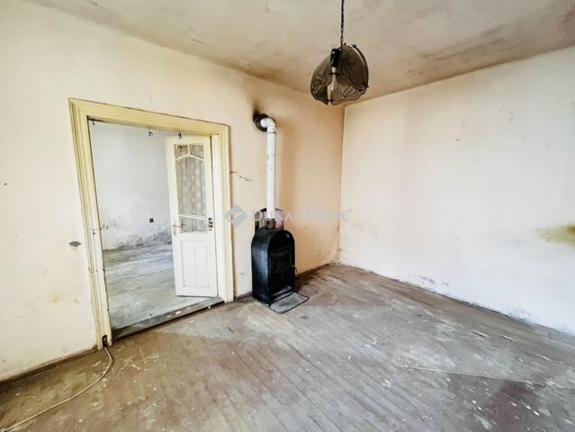Eladó családi ház, Gombán 19.9 M Ft, 2 szobás