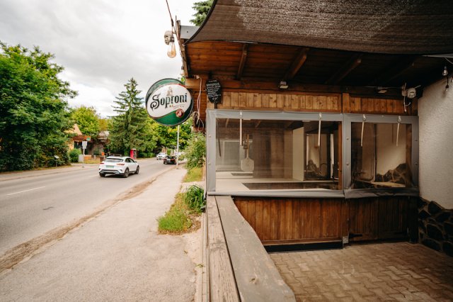 Eladó üzlethelyiség, Leányfaluban 59.9 M Ft, 3 szobás