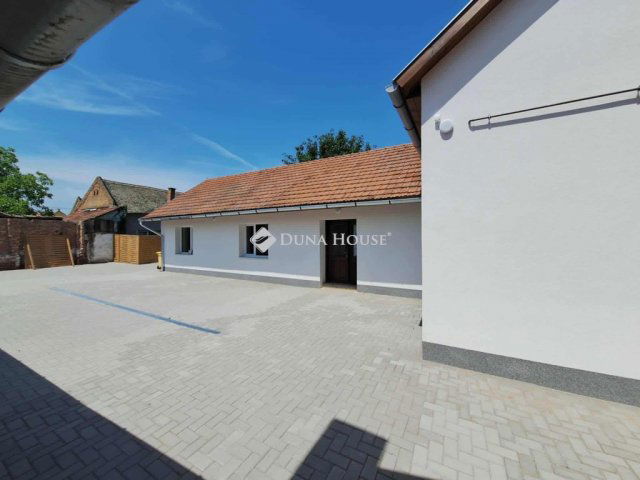 Kiadó családi ház, albérlet, Makón 250 E Ft / hó, 2 szobás