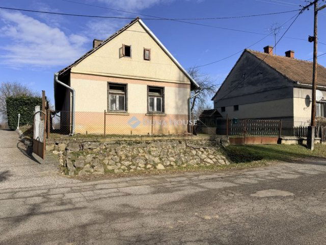 Eladó családi ház, Iváncon 13.5 M Ft, 2 szobás