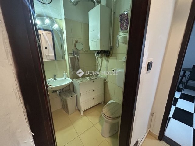 Eladó családi ház, Székesfehérvárott 71.99 M Ft, 6 szobás