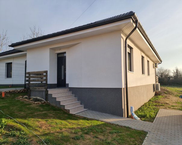 Eladó családi ház, Cserszegtomajon 94.9 M Ft, 4 szobás