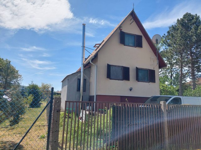 Eladó családi ház, Esztergomban 48 M Ft, 3+1 szobás