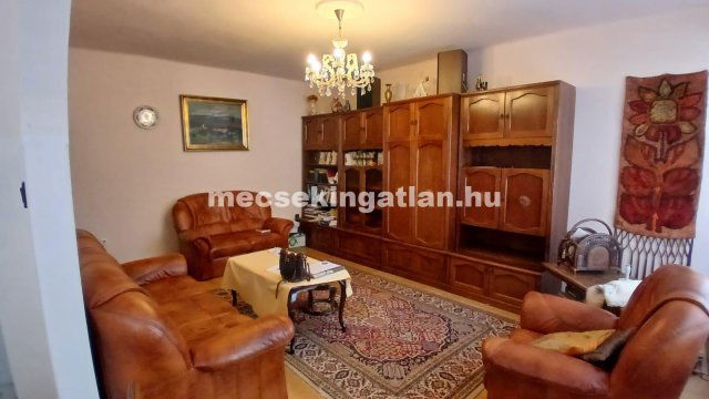 Kiadó téglalakás, albérlet, Pécsett, Felsővámház utcában