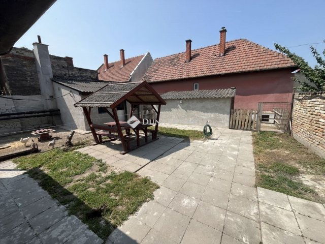 Eladó családi ház, Kecskeméten 34.5 M Ft, 2 szobás