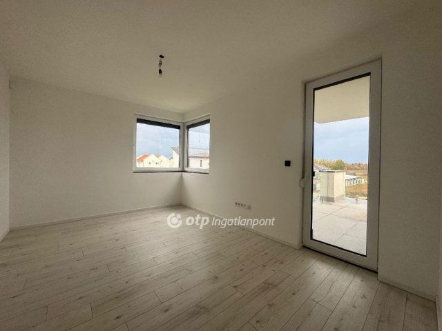 Eladó sorház, Velencén 220 M Ft, 5 szobás / költözzbe.hu