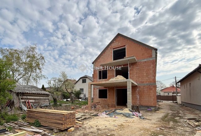 Eladó téglalakás, Sárváron, Vitnyédi István utcában